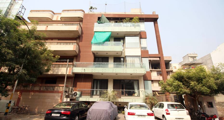 The Crown, New Delhi 1